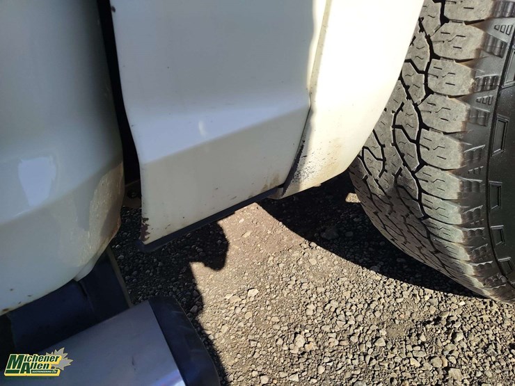 2017-ram-1500-laramie-image-35
