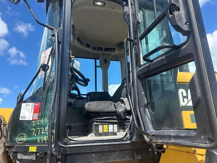 2016-caterpillar-930m-image-27
