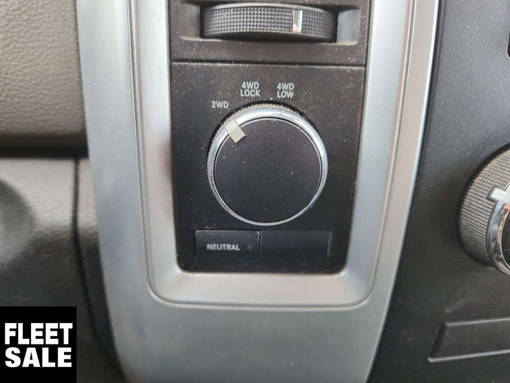 2012-ram-1500-slt-image-12