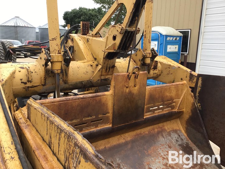 caterpillar-60-image-14