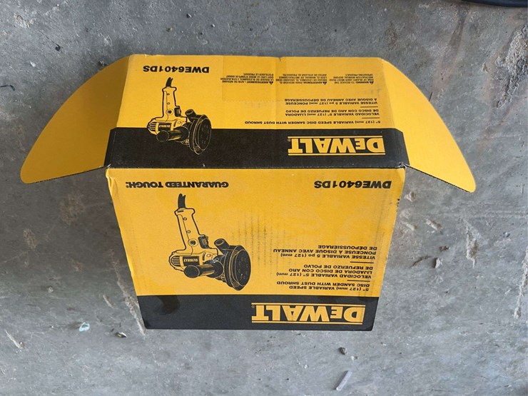 dewalt-5”-disc-sander-(dwe6401ds)-image-6