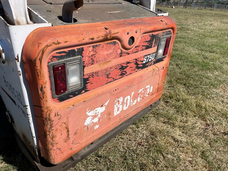 2015-bobcat-s750-image-10