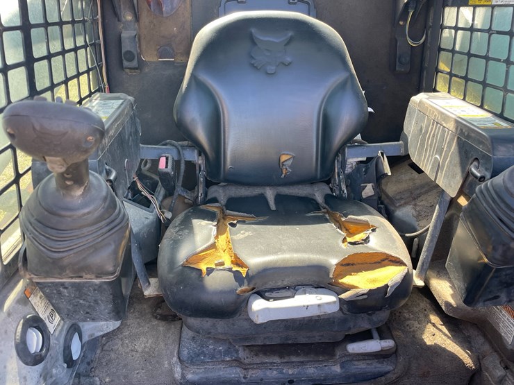 2015-bobcat-s750-image-18