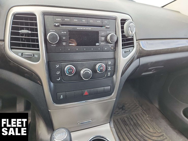 2012-jeep-grand-cherokee-image-12