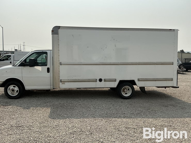 2010-chevrolet-savana-s/a-delivery-truck-image-8