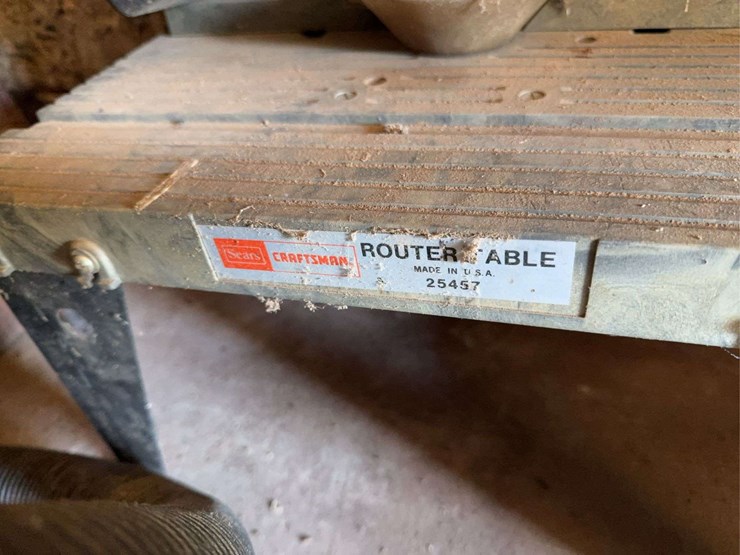 router-with-router-table-image-2