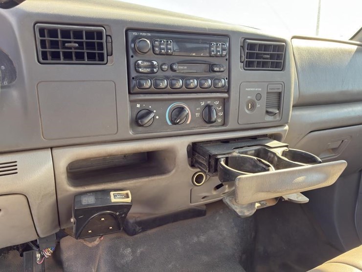2001-ford-f550-image-11