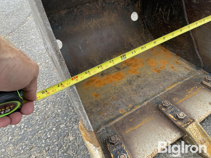 2015-caterpillar-301.7d-cr-image-16