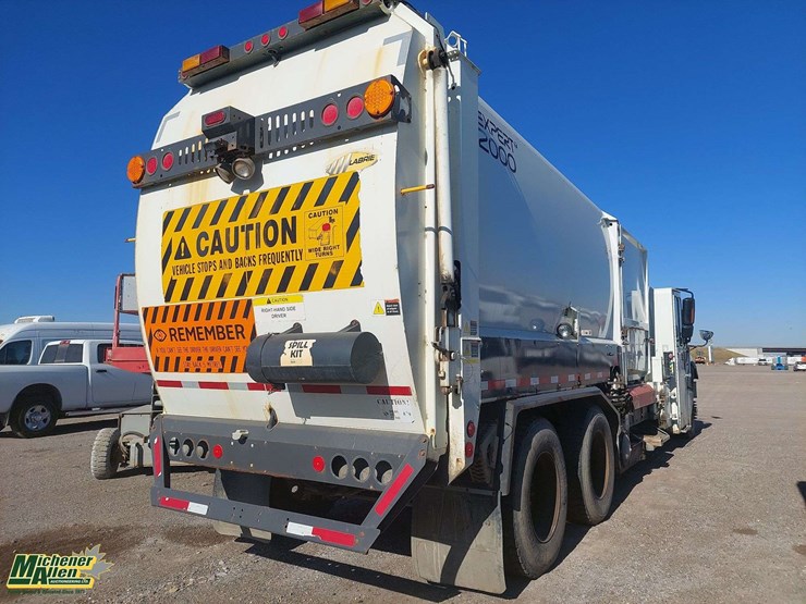 2010-international-workstar-7400-image-5