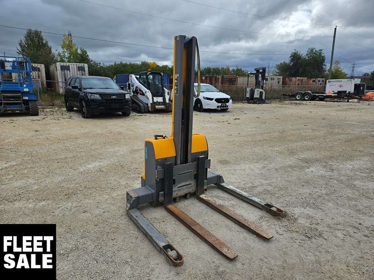 non-operable-2016-jungheinrich-electric-forklift-image-3