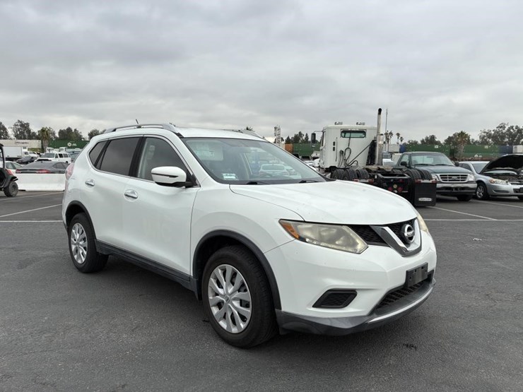 2016-nissan-rogue-image-2