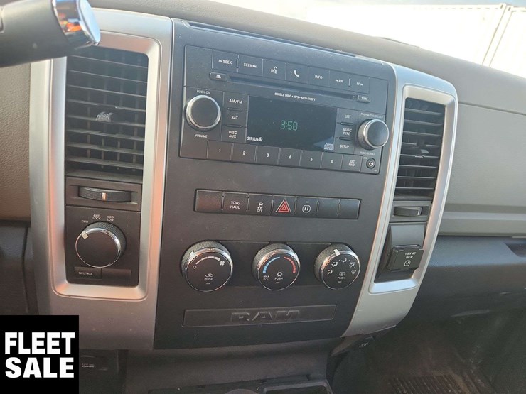2012-ram-1500-slt-image-13