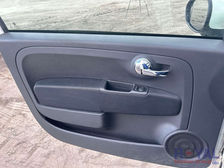 2013-fiat-500-image-10