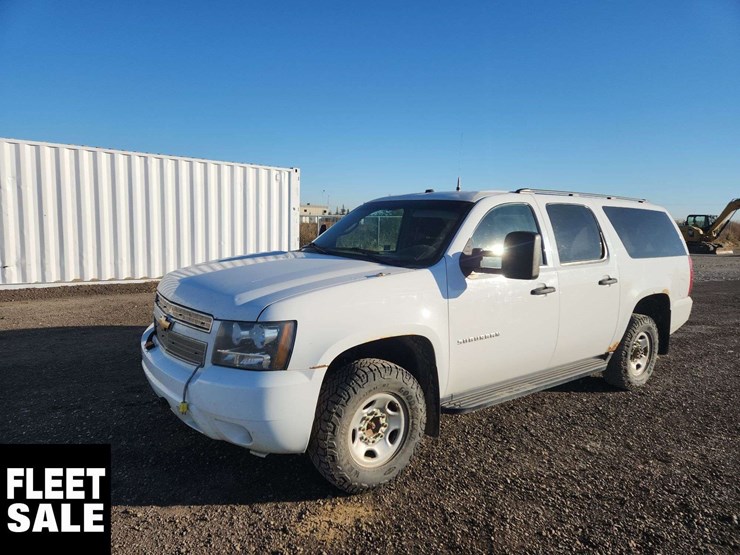 2012-chevrolet-suburban-image-1
