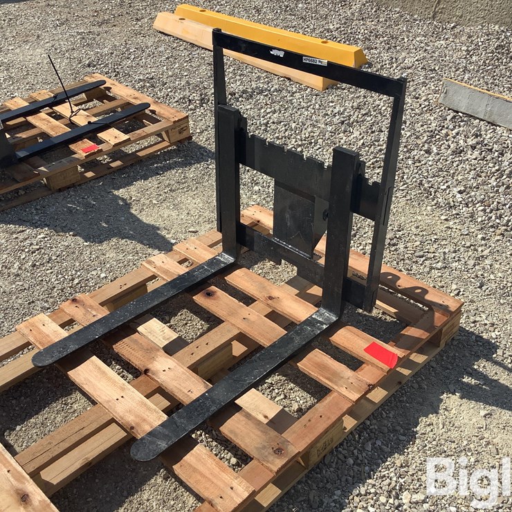 Mini Excavator Pallet Fork Attachment