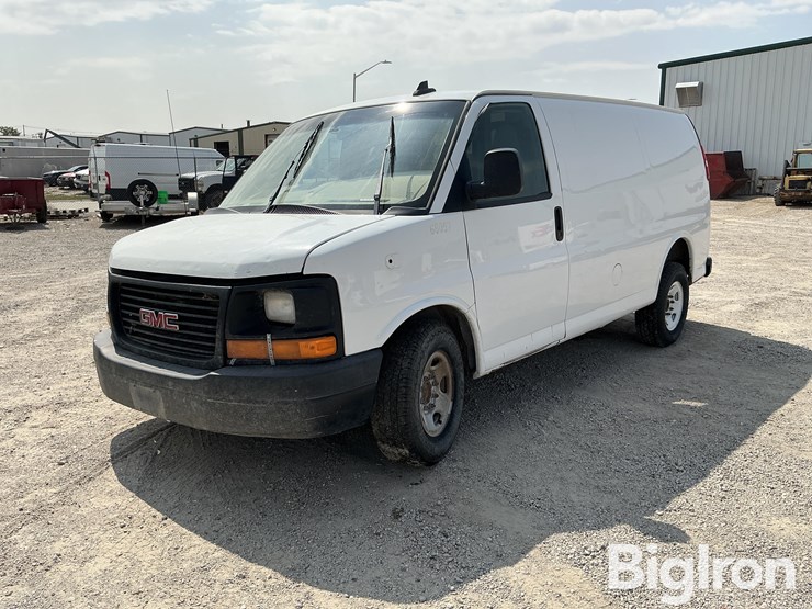 2017-gmc-2500-image-1