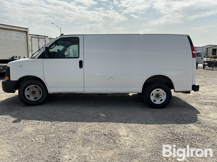 2017-gmc-2500-image-8