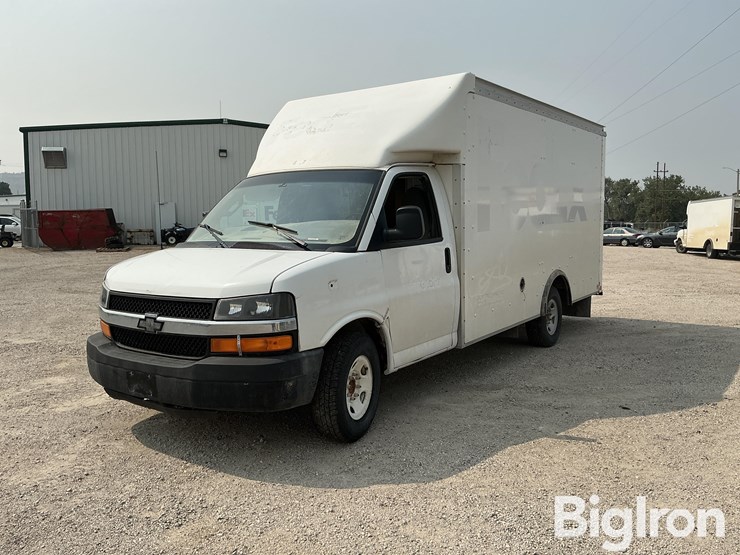 2020-chevrolet-express-g3500-image-1