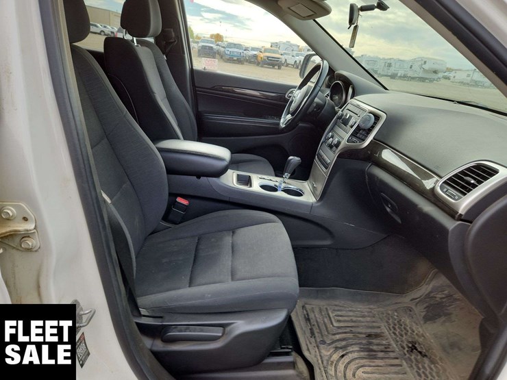 2012-jeep-grand-cherokee-image-18