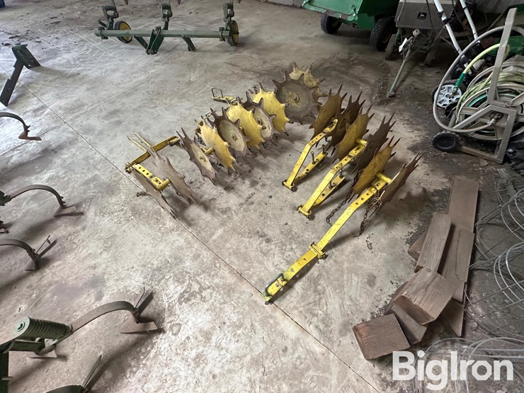 john-deere-725-image-19