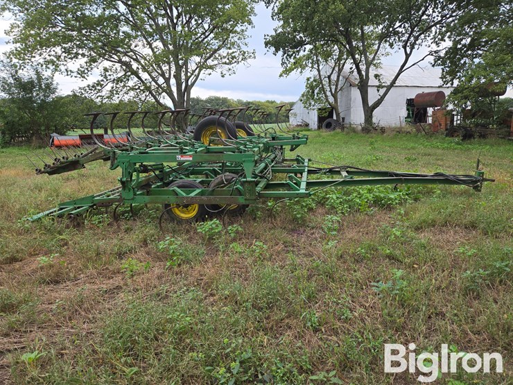 john-deere-1010-image-4