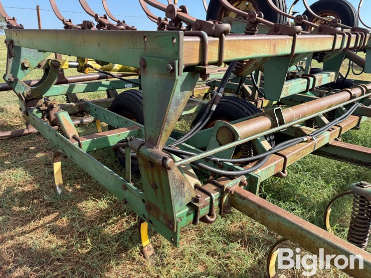 john-deere-1010-image-19