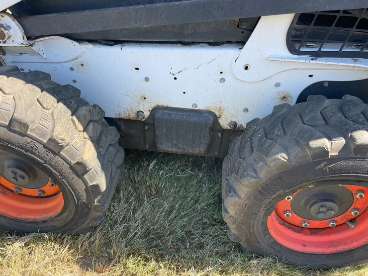2015-bobcat-s750-image-5