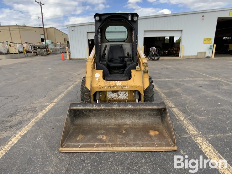 2014-caterpillar-236d-image-2