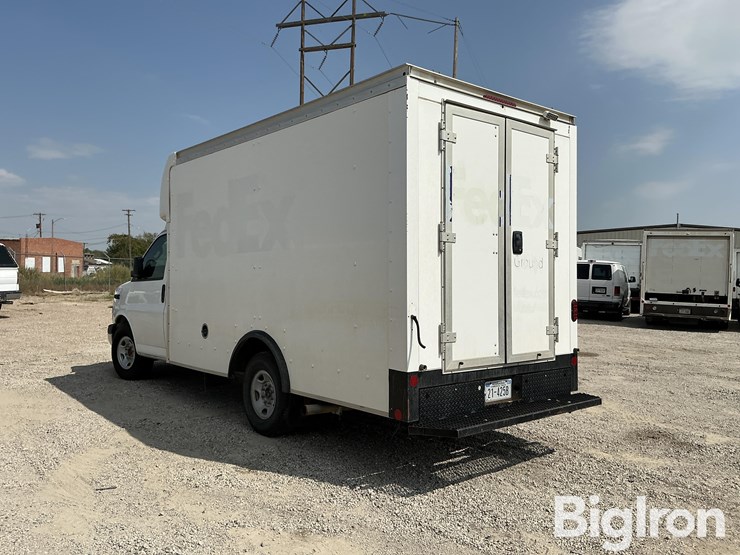 2019-chevrolet-express-3500-image-7