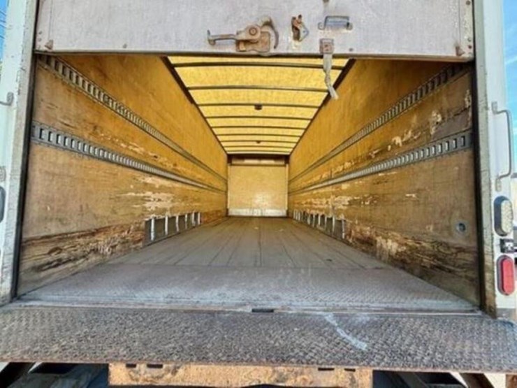 2013-ford-f750-xl-image-35