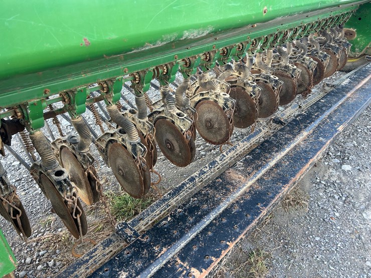 john-deere-8300-image-11