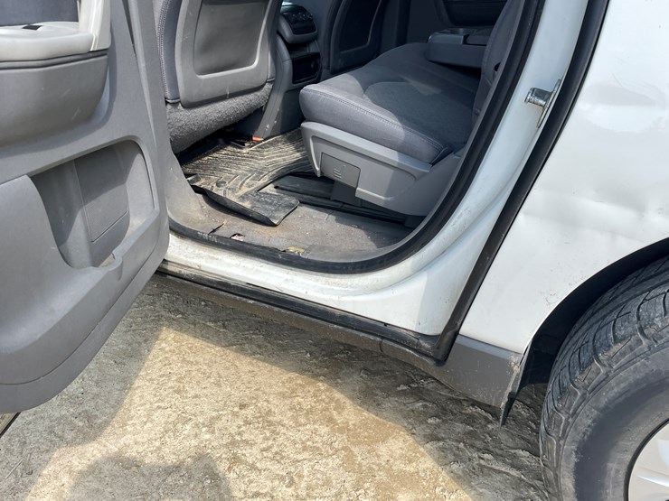 2012-chevrolet-traverse-ls-image-35