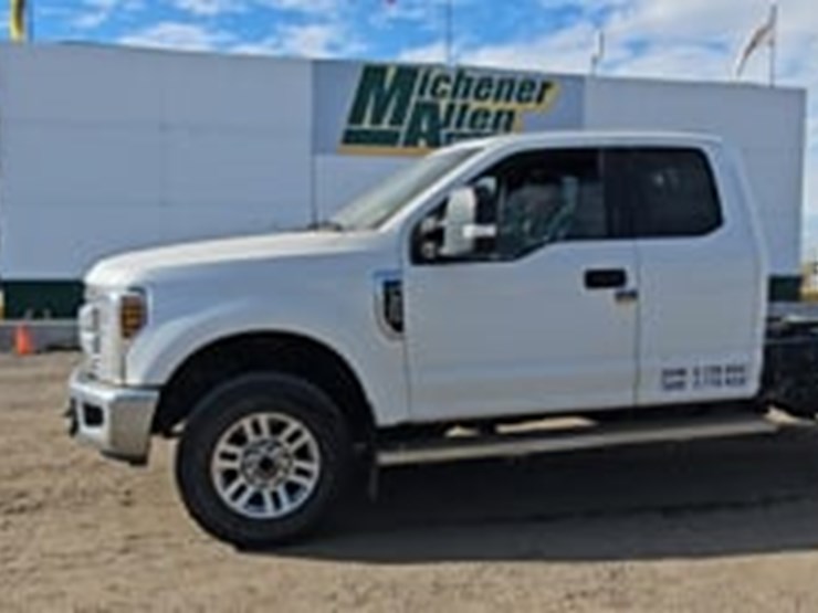 2018-ford-f350-image-22