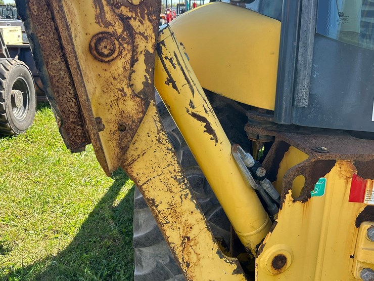 2008-komatsu-wb146-5-image-21