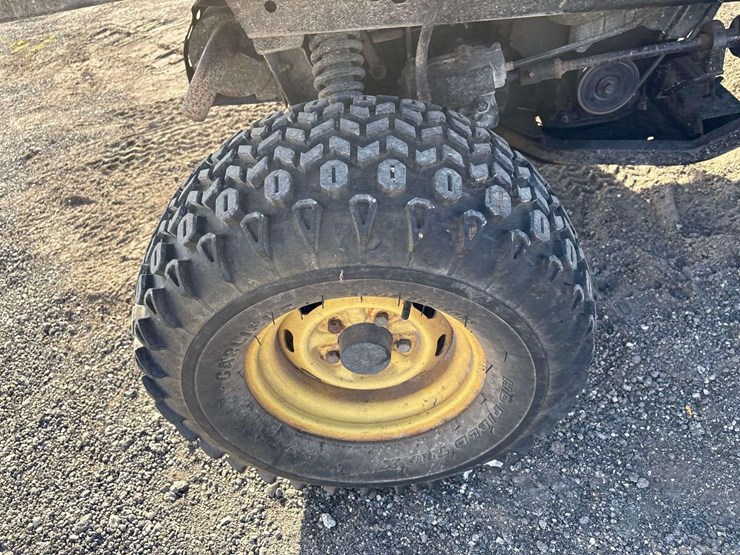 john-deere-gator-image-11