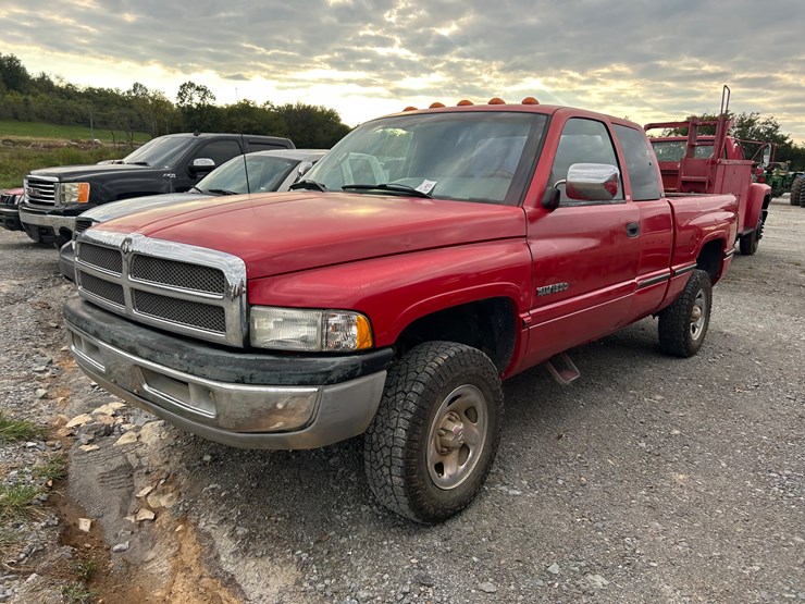 1997-dodge-1500-image-1