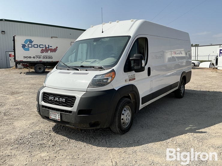 2021-dodge-3500-image-1