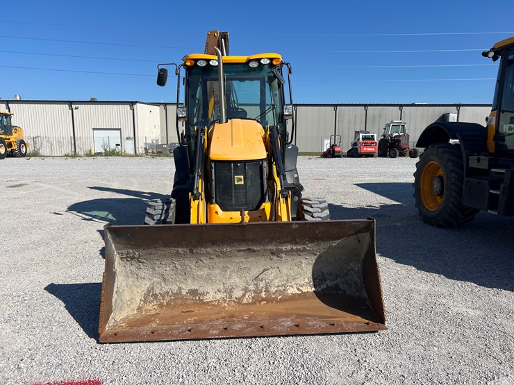 2019-jcb-3cx-image-2