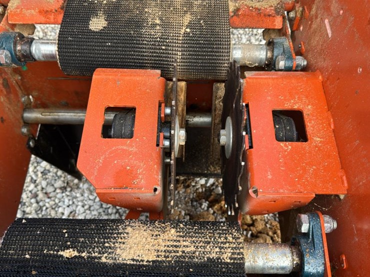 #103a-•-2024-wood-mizer-edger-image-16