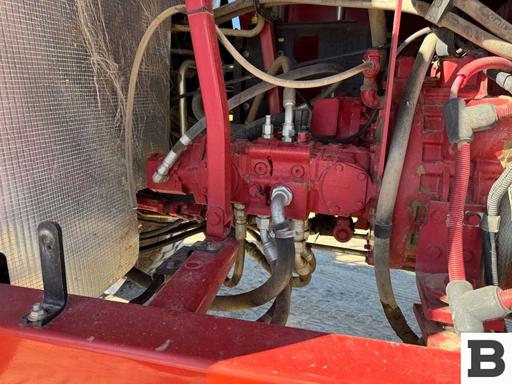 new-holland-h8040-image-33