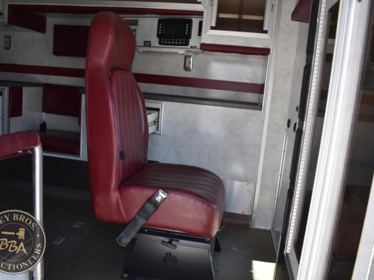 2007-ford-e450-image-33