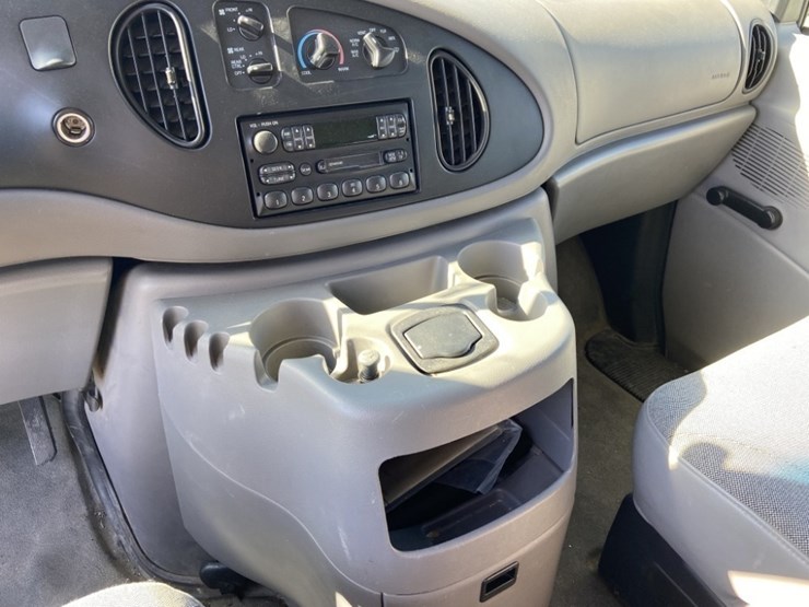 2001-ford-e350-image-15