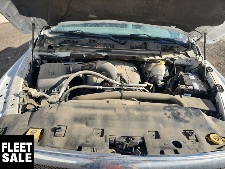 2014-ram-1500-slt-image-24