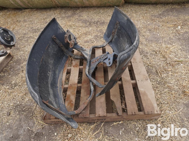 new-holland-super-steer-front-mfwa-fenders-image-2