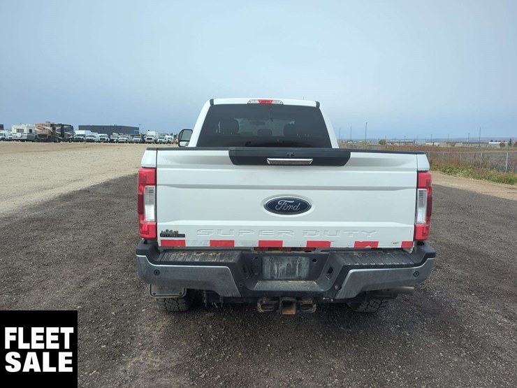 2019-ford-f350-image-21