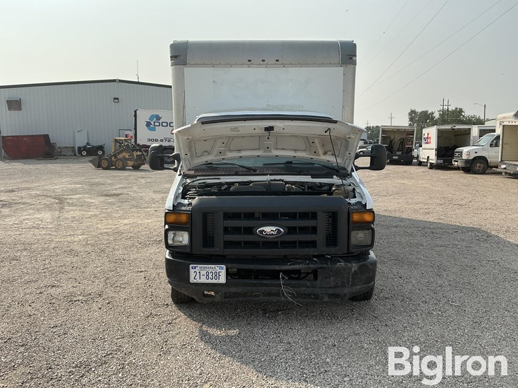 2015-ford-e350-image-2
