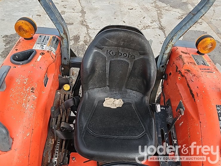 2016-kubota-mx5200hst-image-21