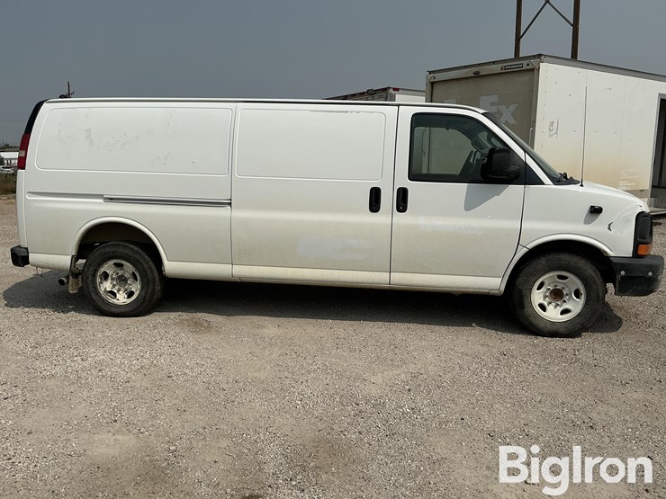 2017-chevrolet-express-g3500-image-4