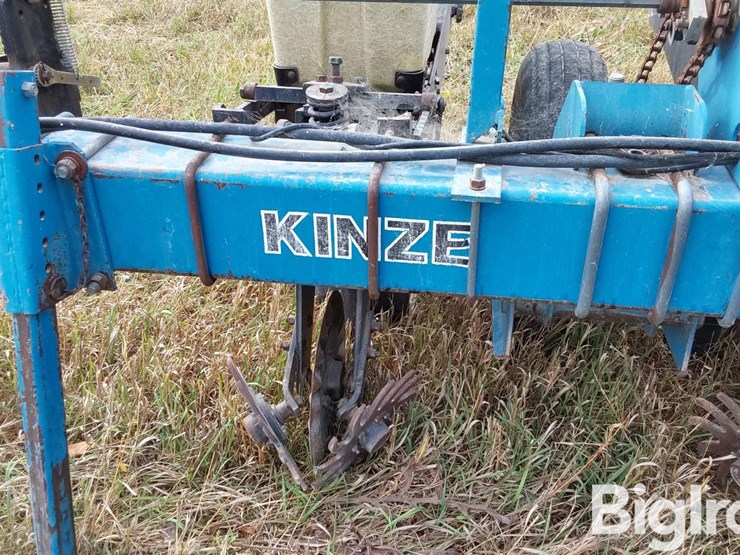 kinze-2100-image-10