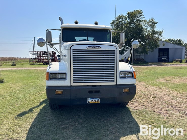 2001-freightliner-fld120-image-2